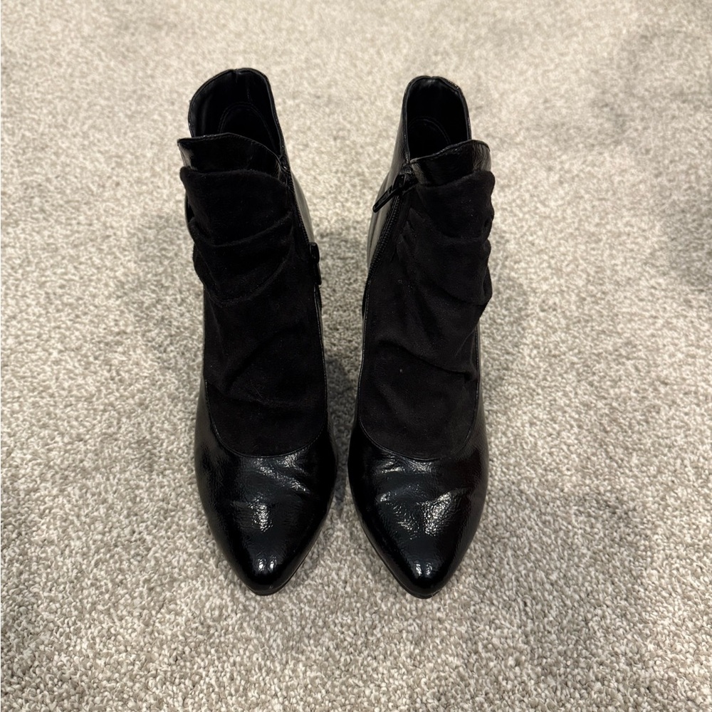 FIONI Black Ankle Booties